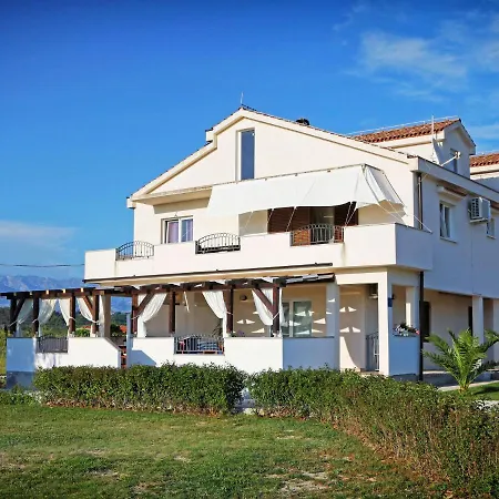 Apartamento Spacious In With Terrace *