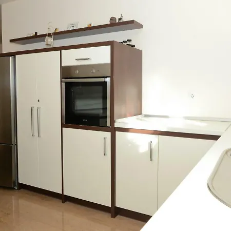 Spacious In With Terrace *